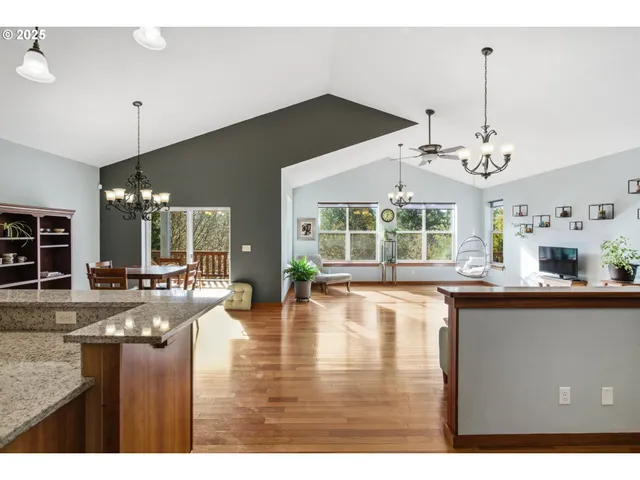 $670,000 | 156 Wetleau Drive, Lowell, OR 97452