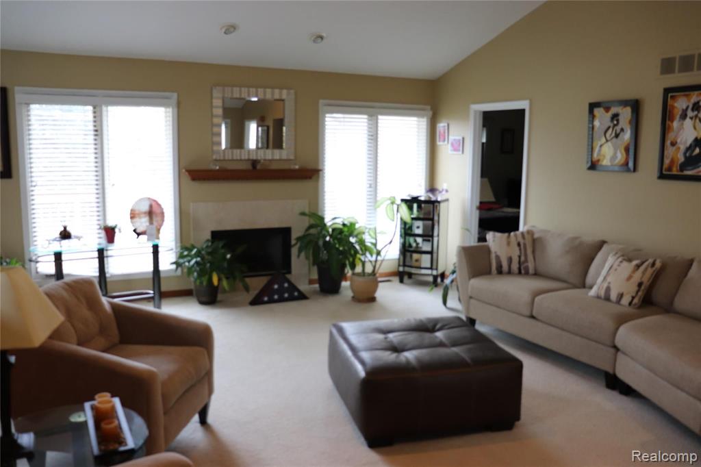 26258 Orchard Lake Road, Unit 1 Farmington Hills, MI 48334 - Photo 5 of 17