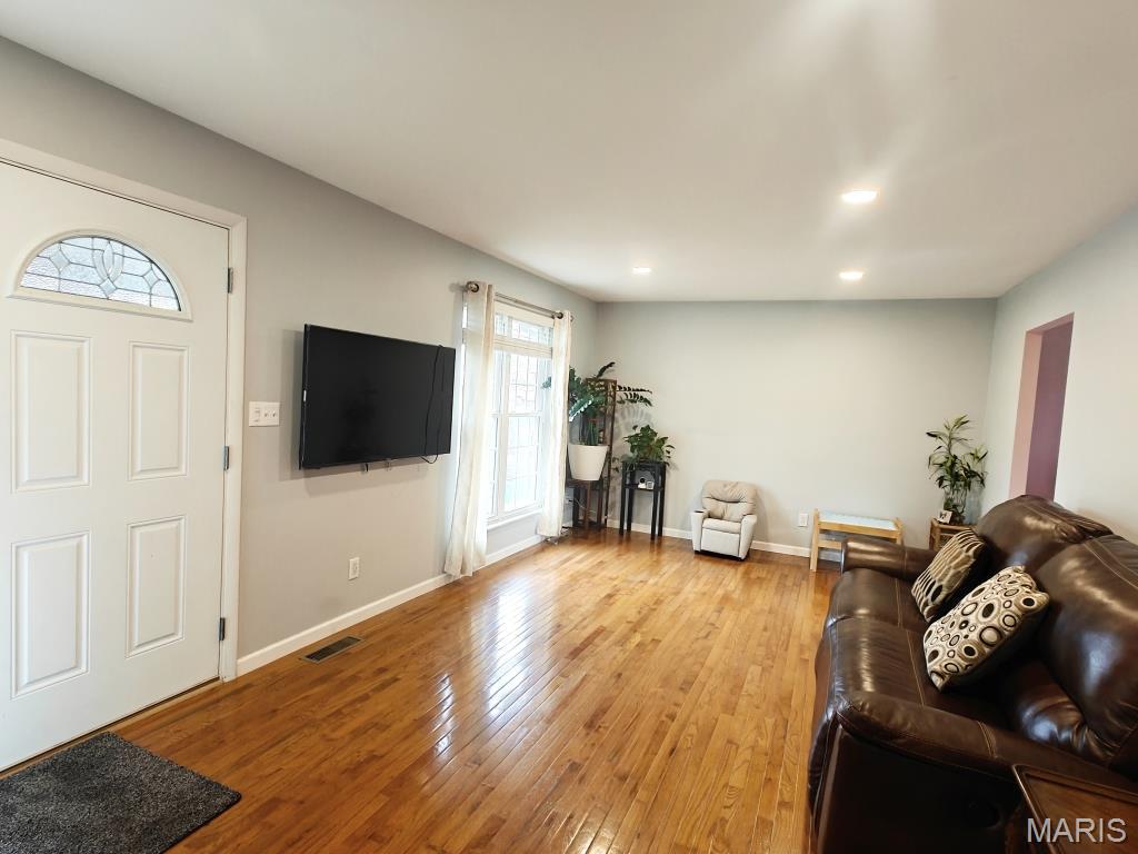 673 Cedar Run Drive Ballwin, MO 63021 - Photo 2 of 15