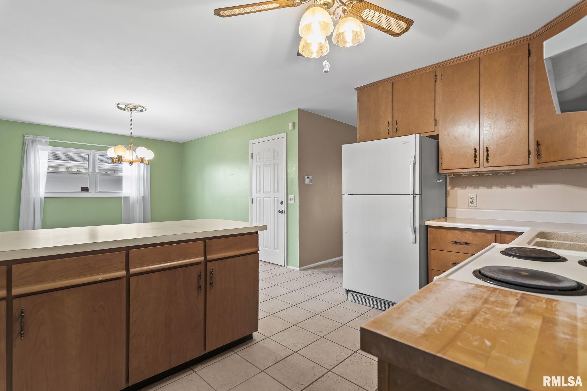 209 Dickinson Road Springfield, IL 62704 - Photo 15 of 33
