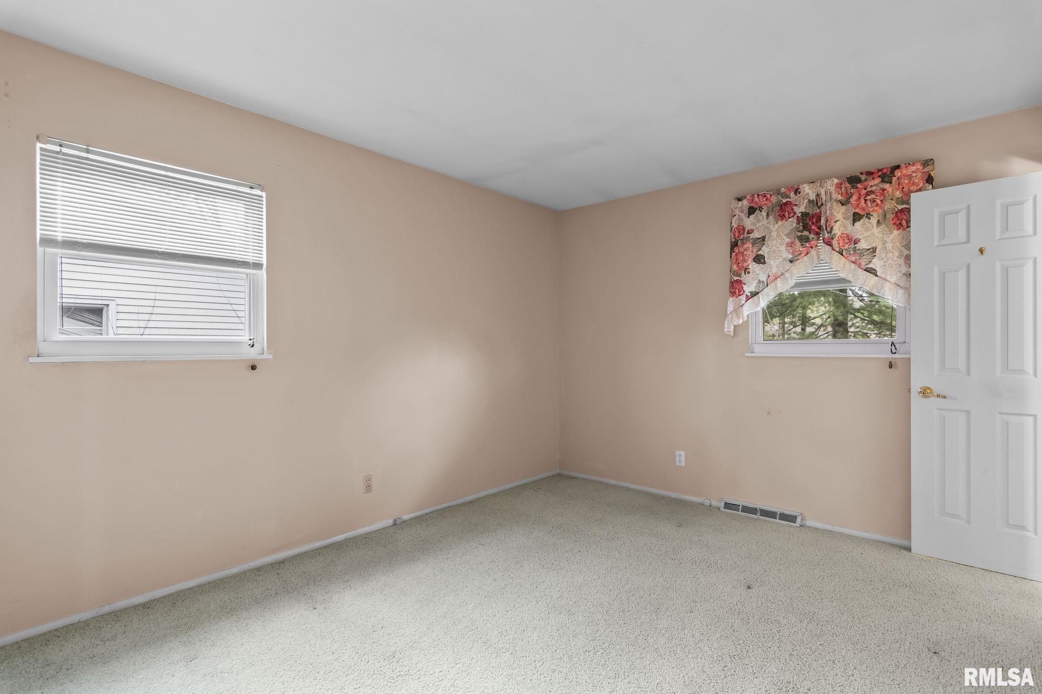 209 Dickinson Road Springfield, IL 62704 - Photo 23 of 33