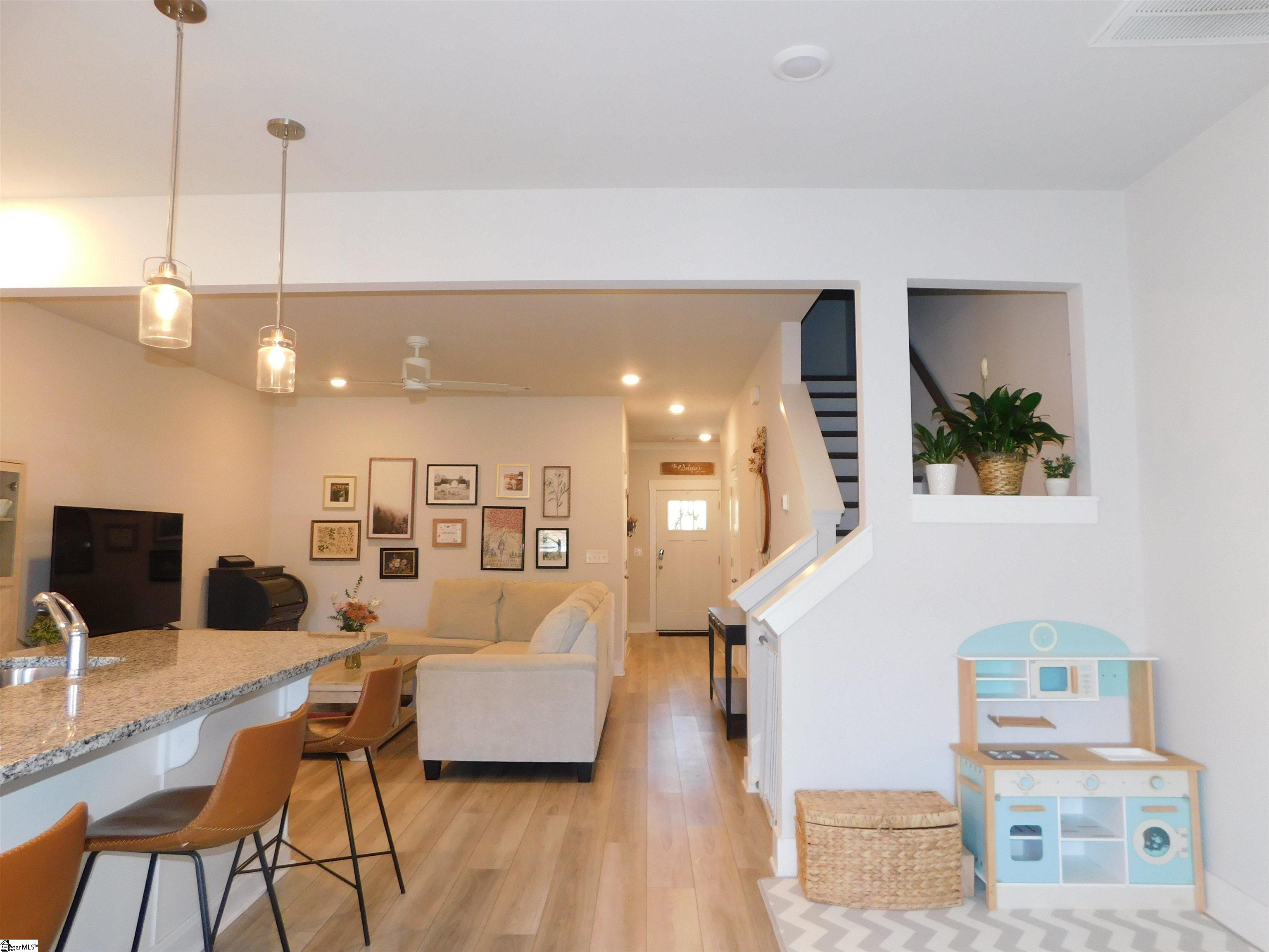 143 Shallons Drive Greenville, SC 29609 - Photo 7 of 17