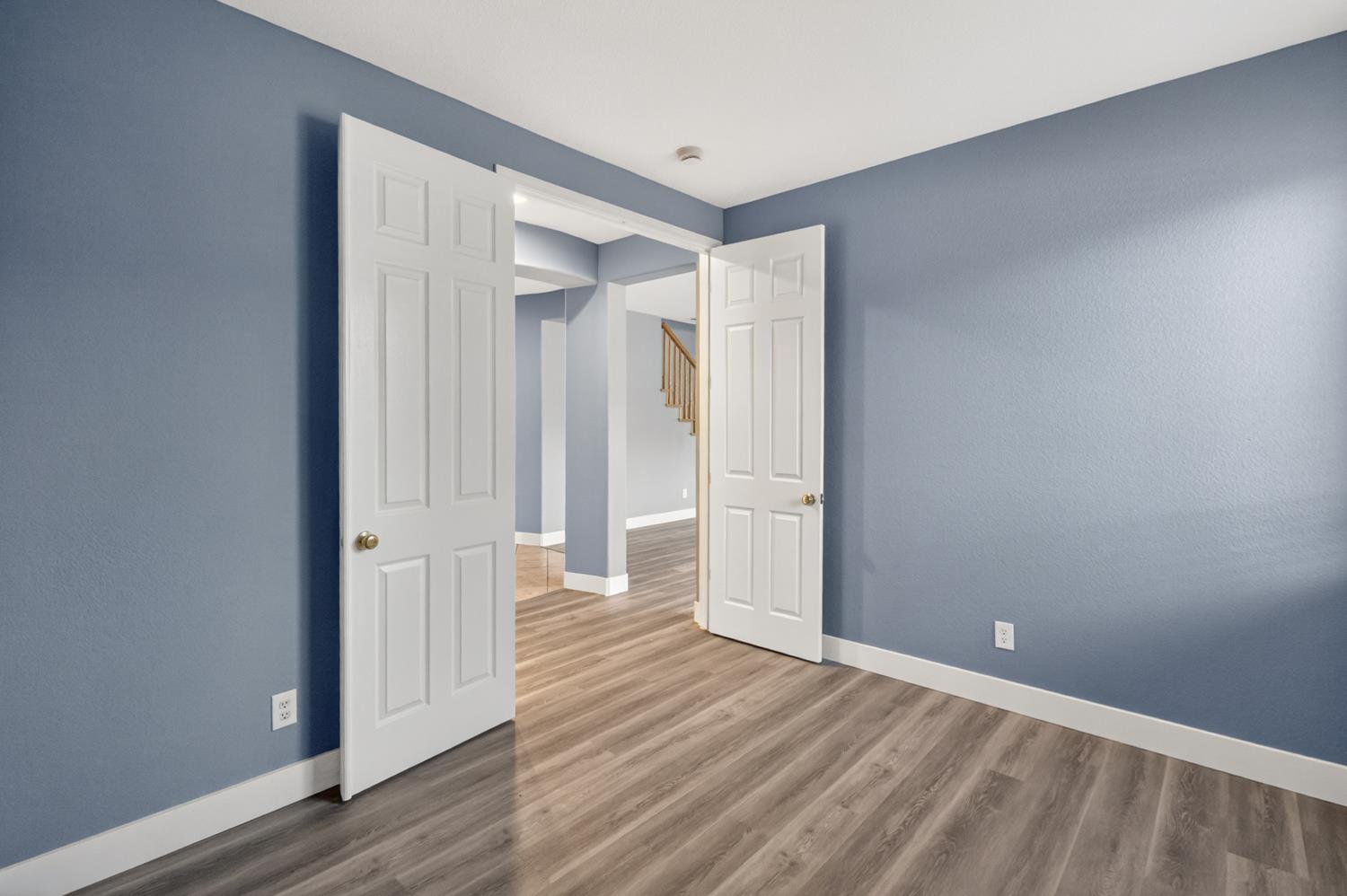 9234 Rushing Creek Way Elk Grove, CA 95624 - Photo 14 of 63
