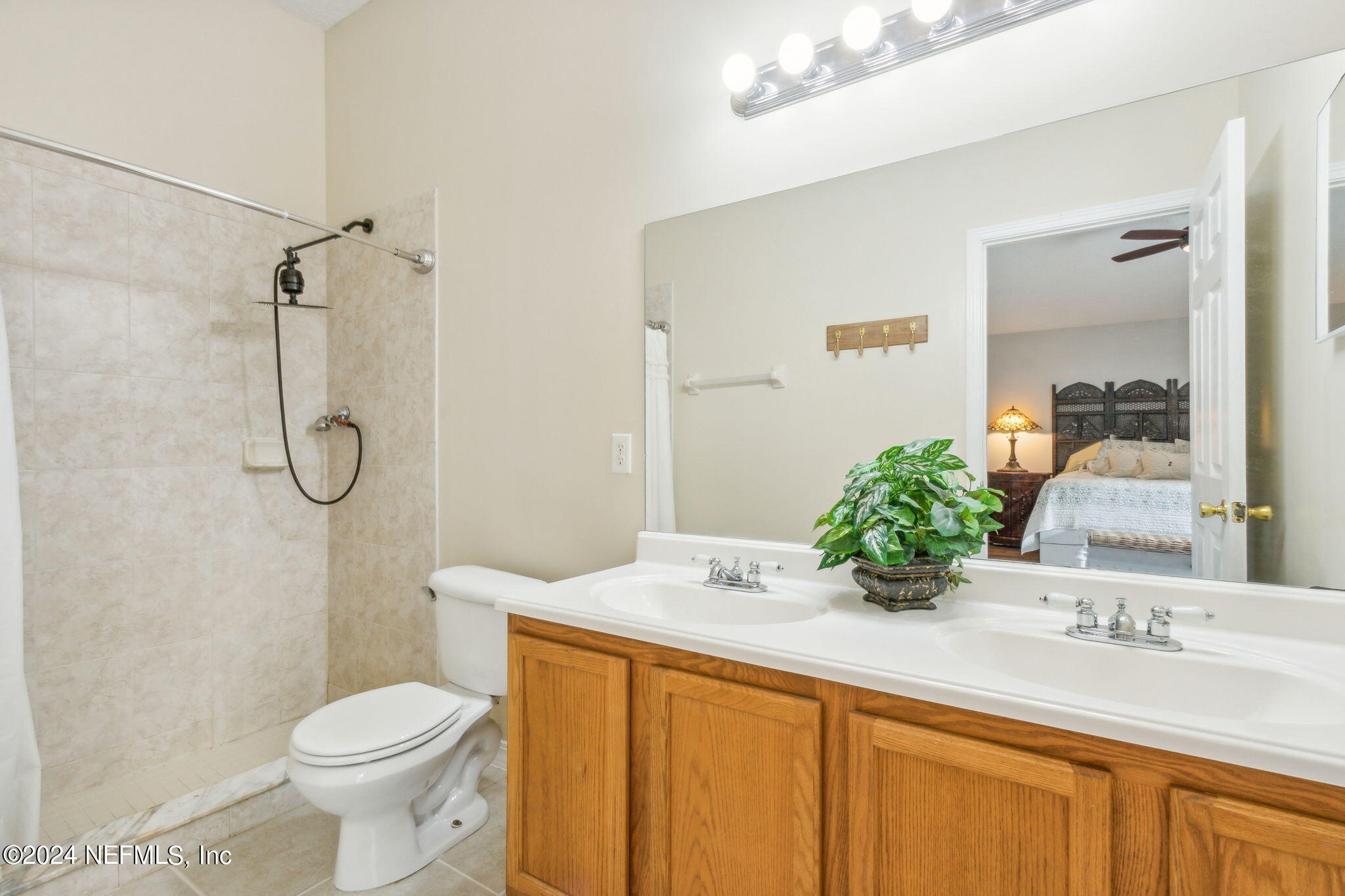 4645 Peppergrass Street Middleburg, FL 32068 - Photo 22 of 39 Primary Bath