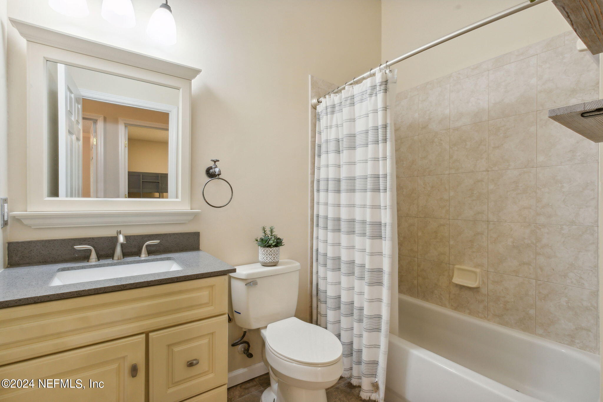 4645 Peppergrass Street Middleburg, FL 32068 - Photo 25 of 39 Hall Bath