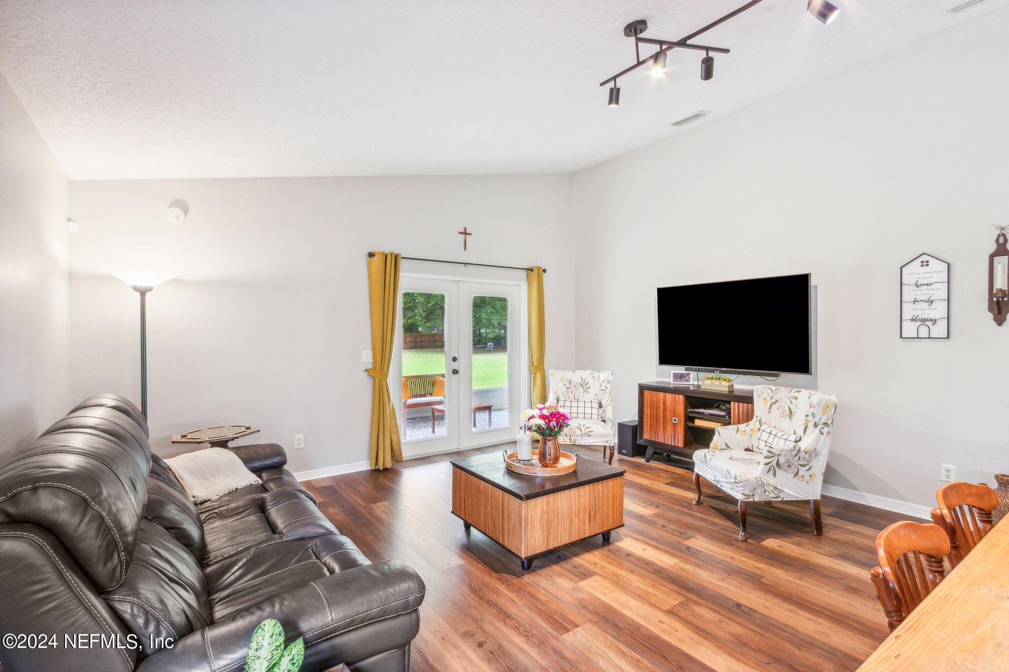 4645 Peppergrass Street Middleburg, FL 32068 - Photo 10 of 39 Living