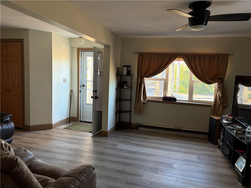 193 Shady Valley Road Coventry, RI 02816 - Photo 6 of 16 Living room