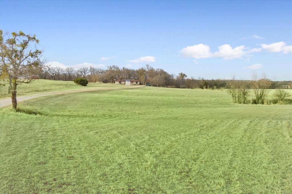 1832 West White Oak Road West, TX 76691 - Photo 4 of 30 a view of an ocean and a mountain