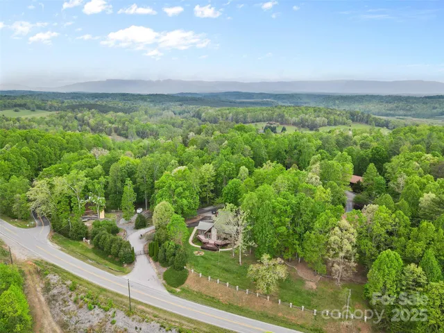 $524,900 | 28 Outback Trail, Nebo, NC 28761