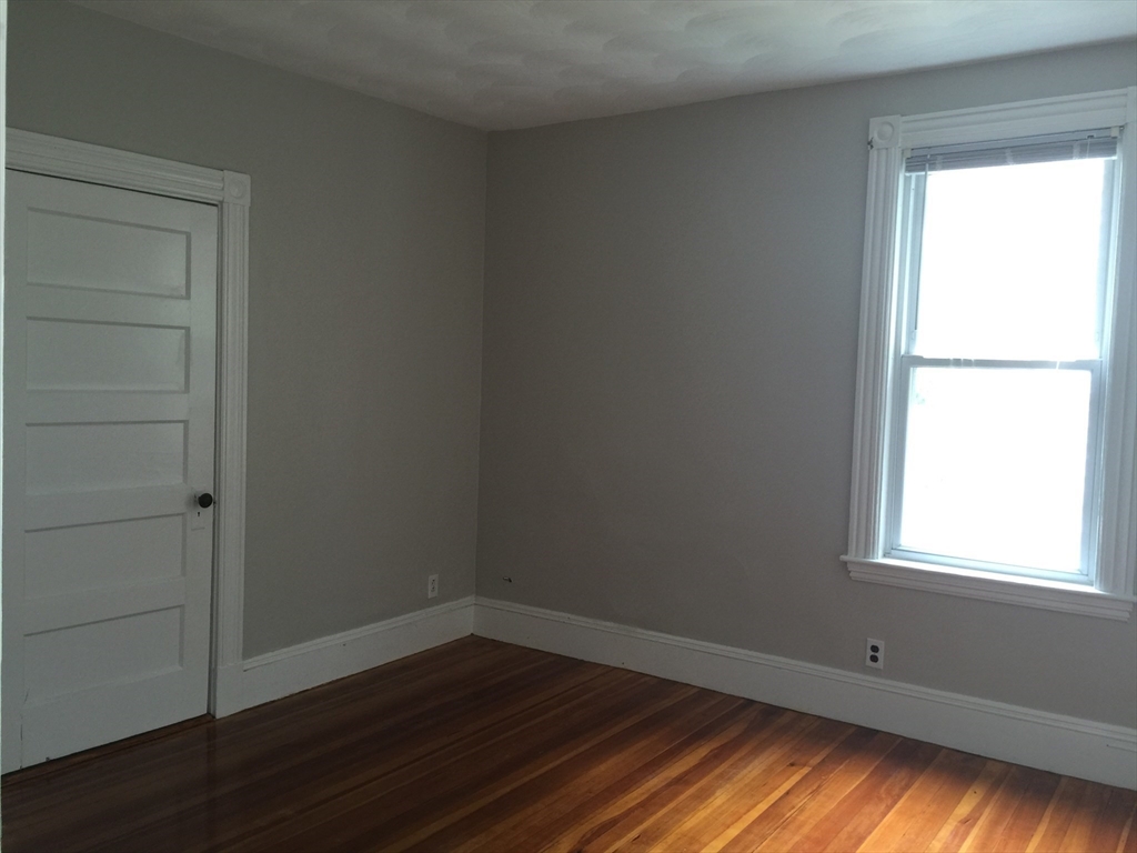 17 Usher Road, Unit 2 Medford, MA 02155 - Photo 7 of 17