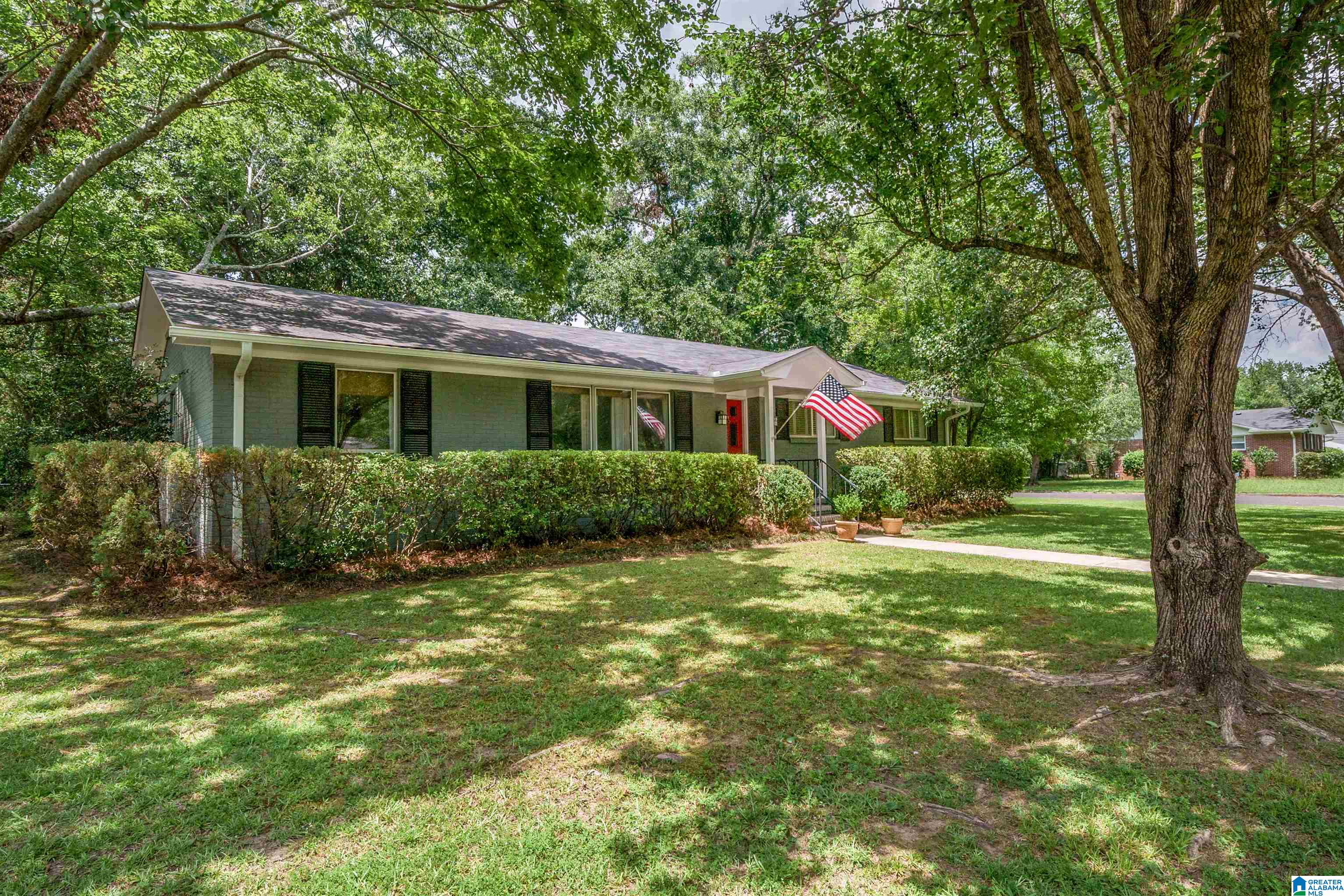 4388 MountainDale Road Birmingham, AL 35213 - Photo 4 of 41