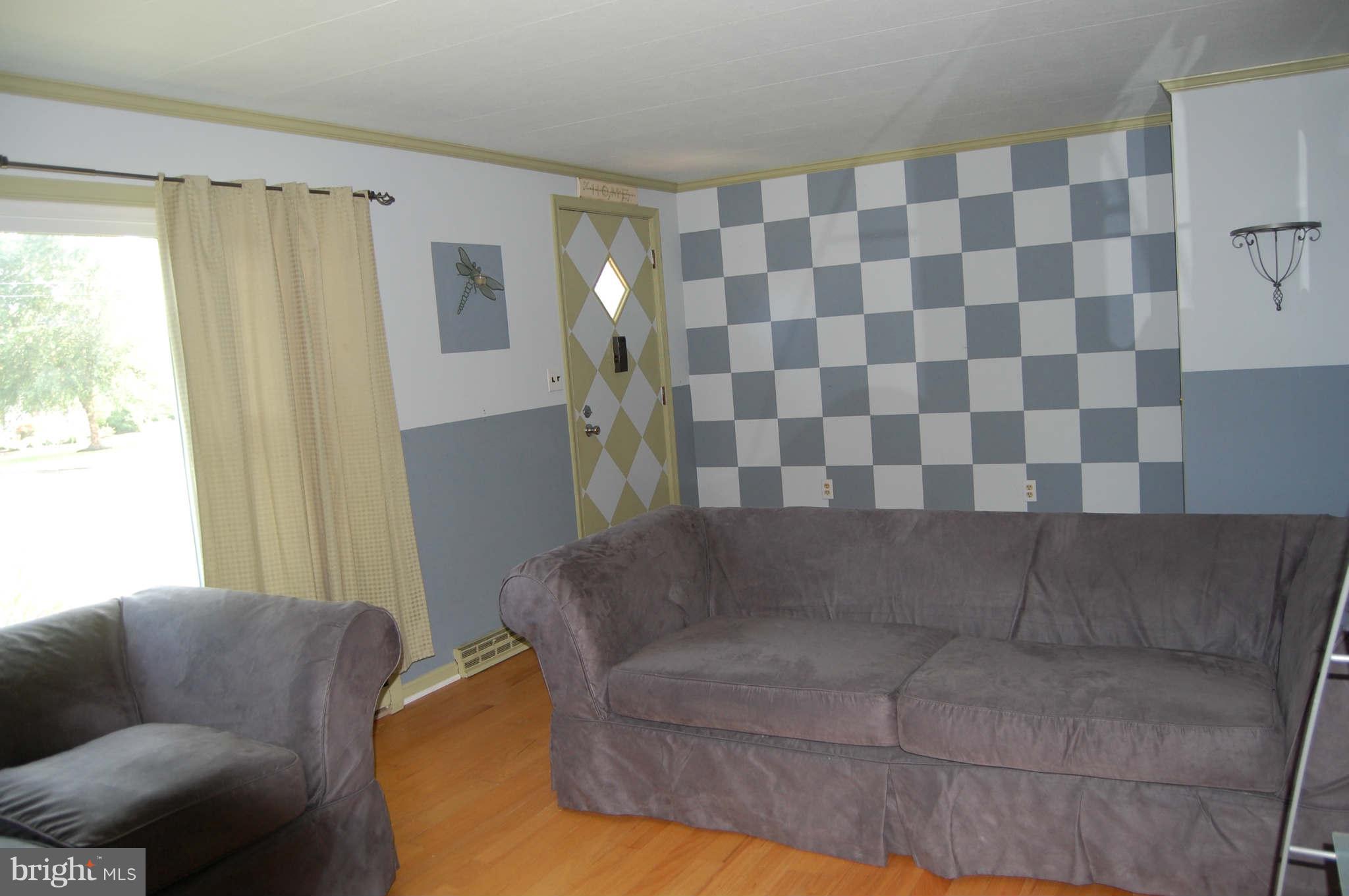 216 Tennessee Road Stevensville, MD 21666 - Photo 7 of 25 Living Room