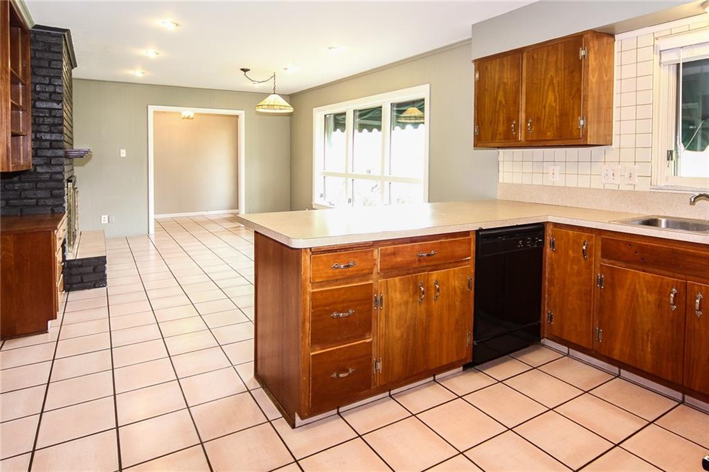 6355 Bramshaw Road Indianapolis, IN 46220 - Photo 8 of 29 Gallery Image 8
