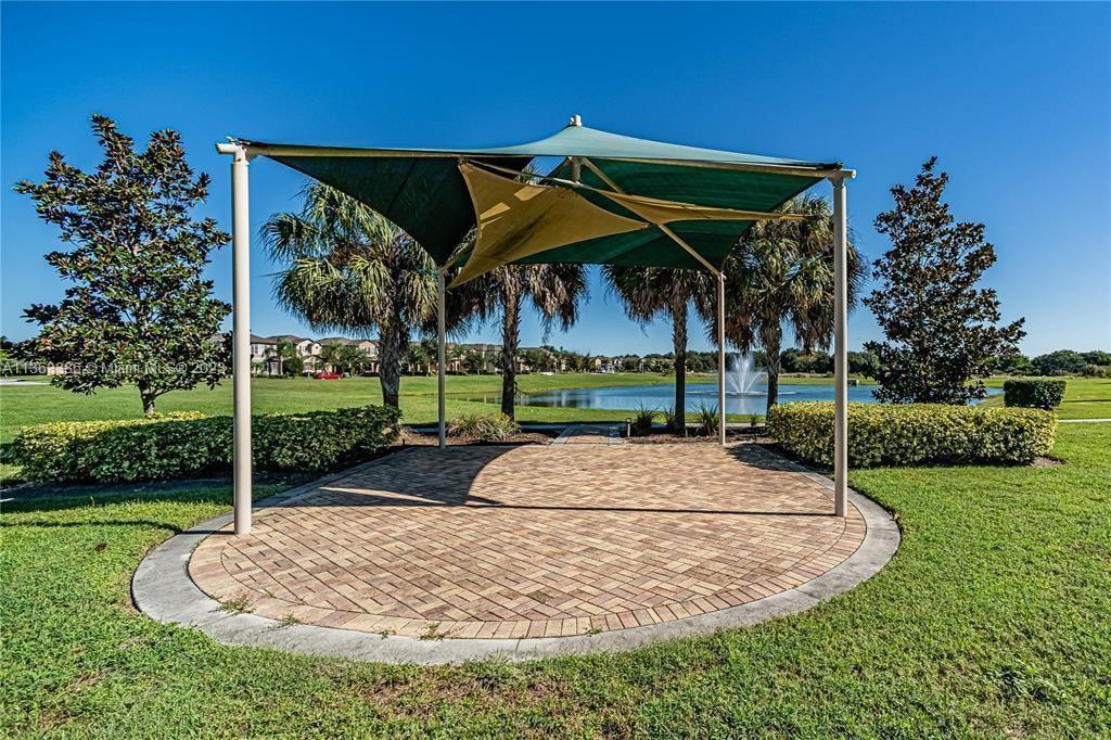 13832 Summerport Trail Loop Windermere, FL 34786 - Photo 29 of 39 a view of a small yard in front of a house