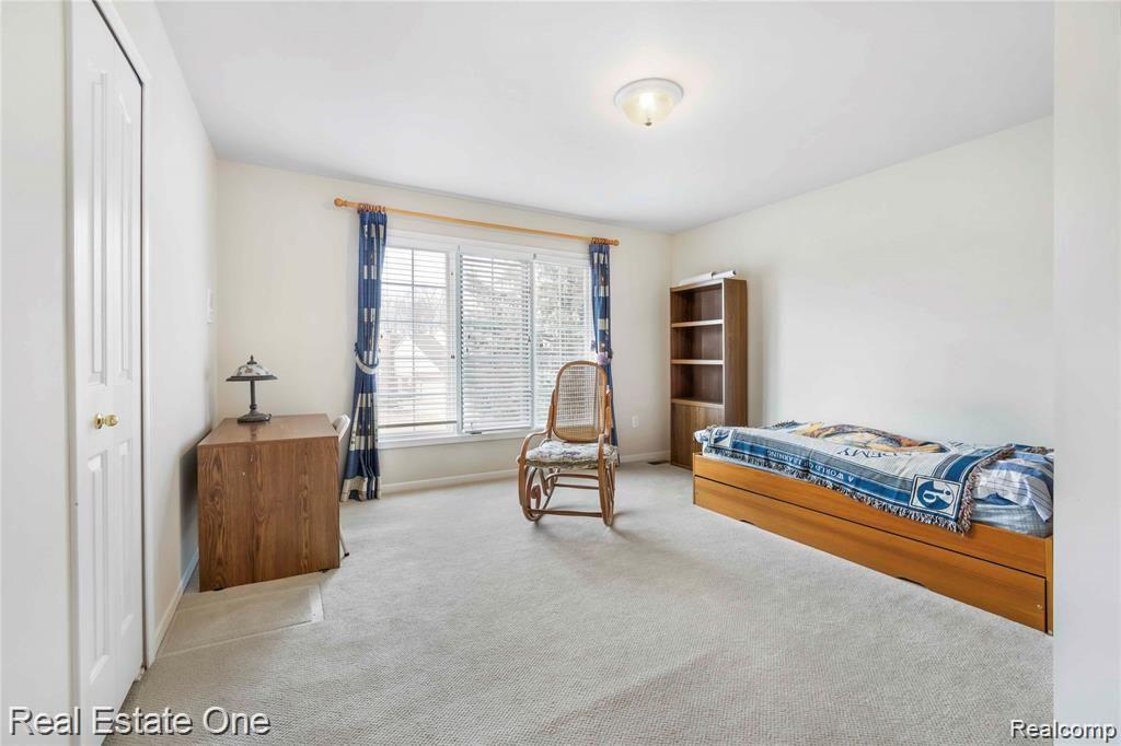 2049 Mapleridge Road Rochester Hills, MI 48309 - Photo 19 of 38