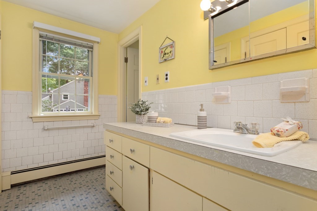 105 Gleason Road Reading, MA 01867 - Photo 30 of 40 Gallery Image 30