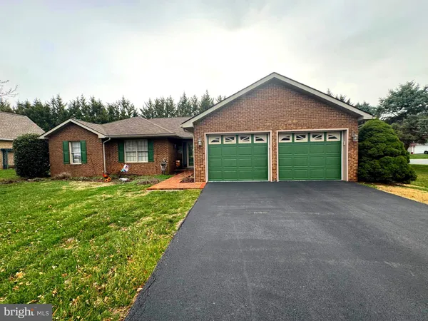 $414,900 | 406 Azalea Lane, Martinsburg, WV 25401