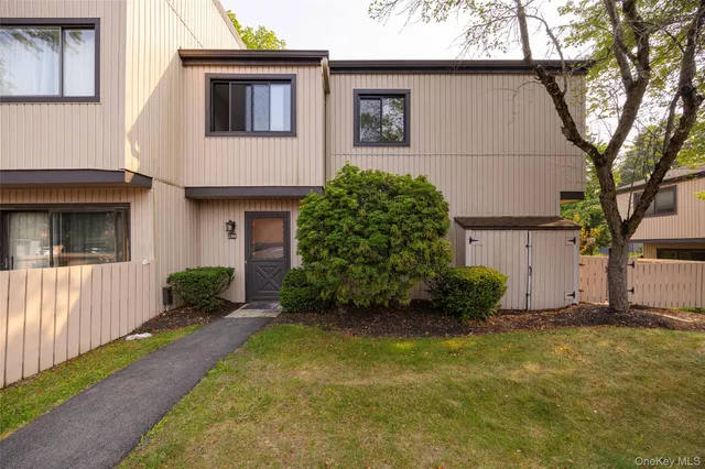 $320,000 | 2206 Mulberry Court, Poughkeepsie, NY 12603