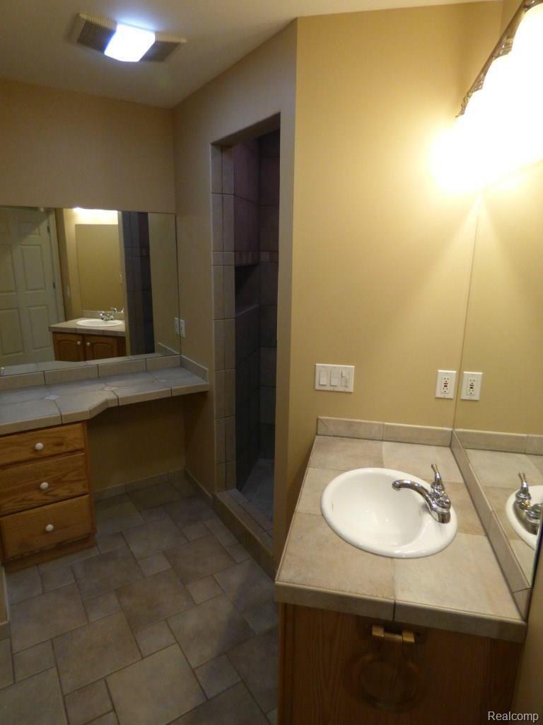 10722 Stinchfield Woods Road Pinckney, MI 48169 - Photo 31 of 51 P1010949.jpg