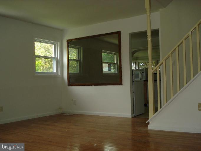 13009 Freeland Road Rockville, MD 20853 - Photo 2 of 24 Living Room