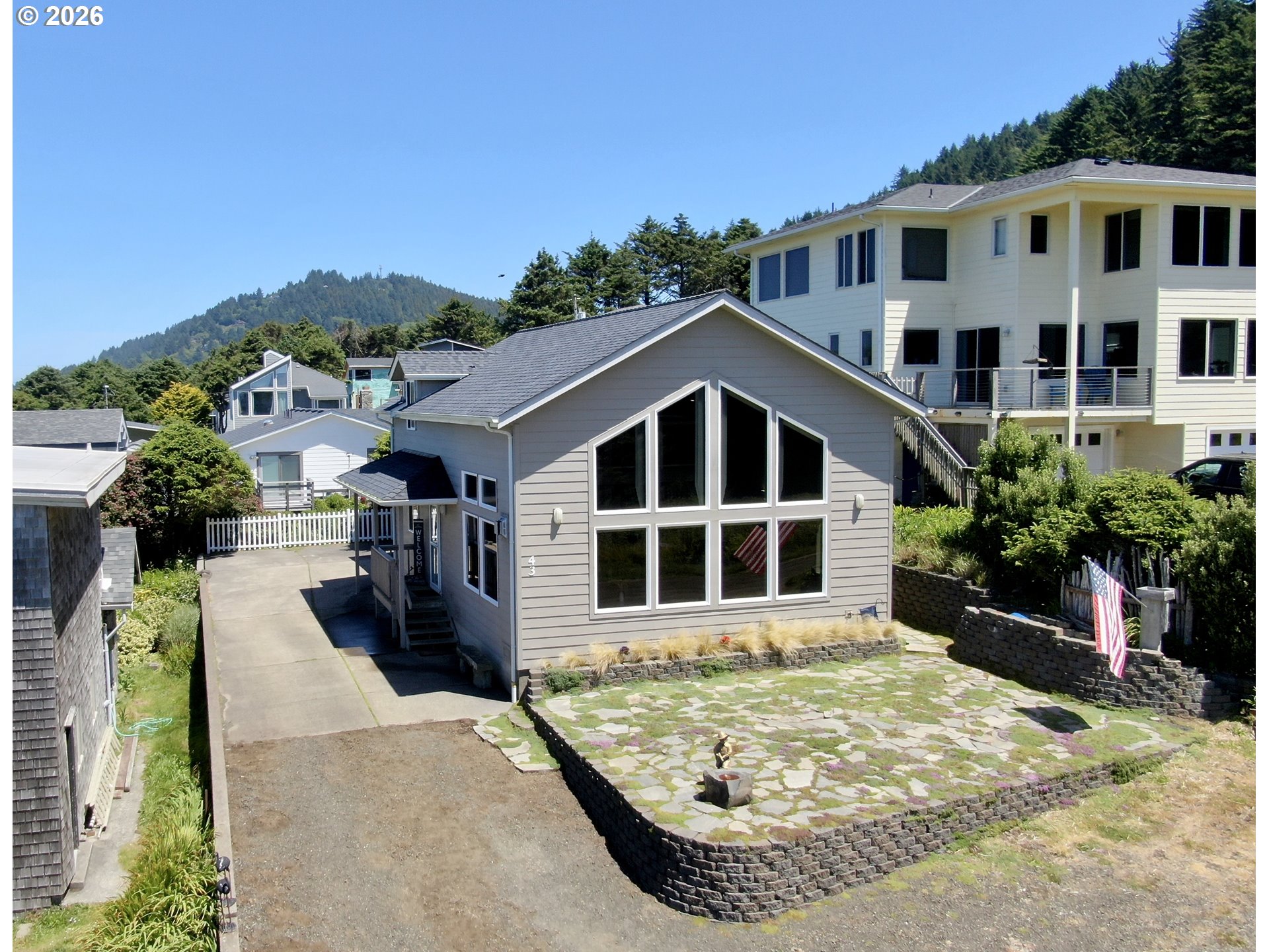 43 Windy Way Yachats, OR 97498 - Photo 5 of 40