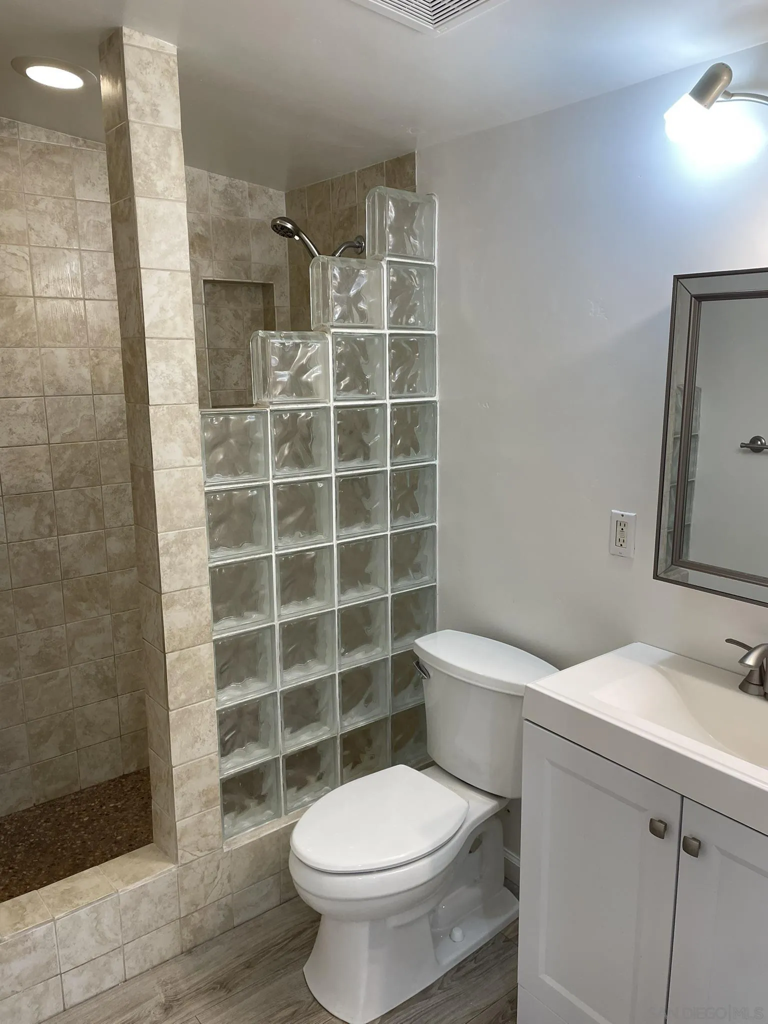 1255 Rhea Place, Unit A Vista, CA 92084 - Photo 5 of 12