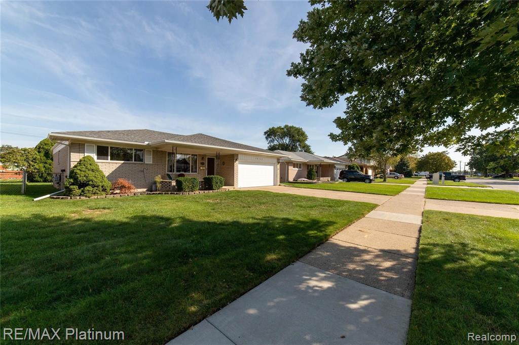14127 Martin Road Warren, MI 48088 - Photo 1 of 34