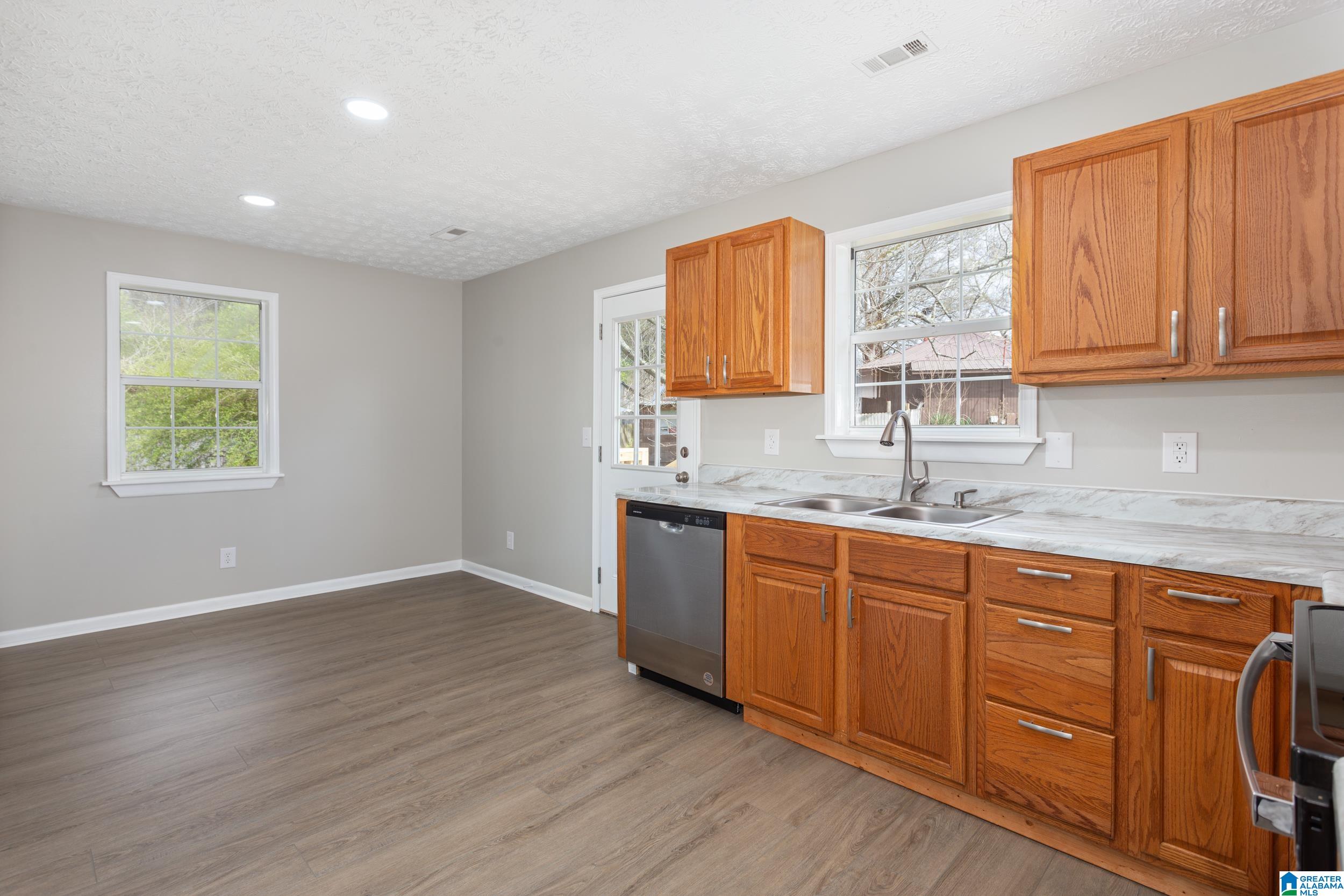 1042 Turner Road Anniston, AL 36201 - Photo 7 of 33