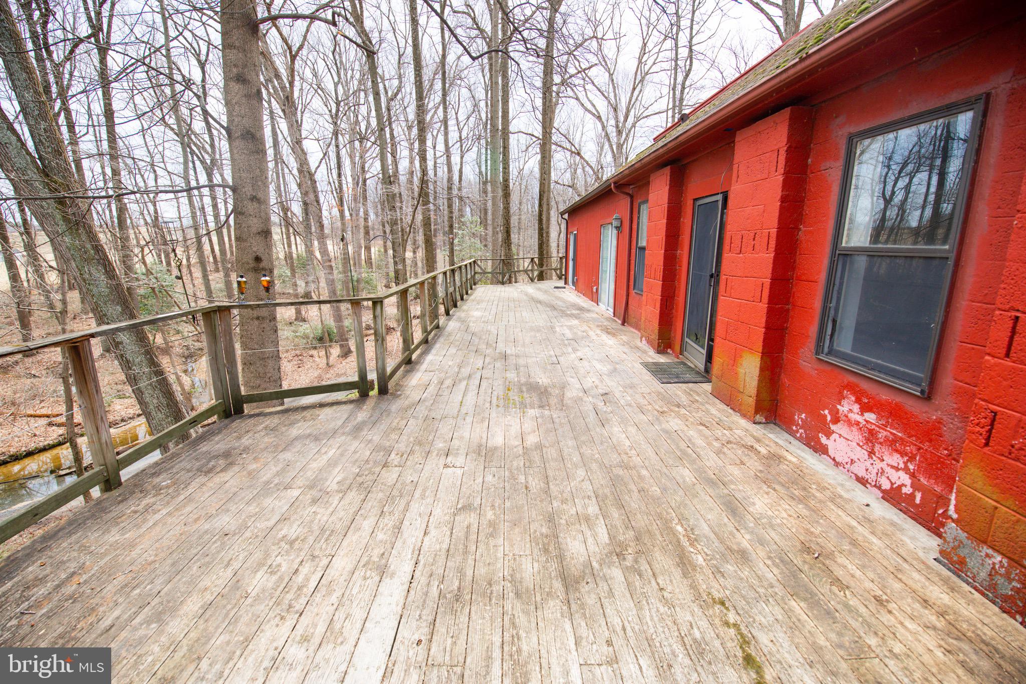 15406 Riding Stable Road Laurel, MD 20707 - Photo 4 of 62 Large 2-level deck