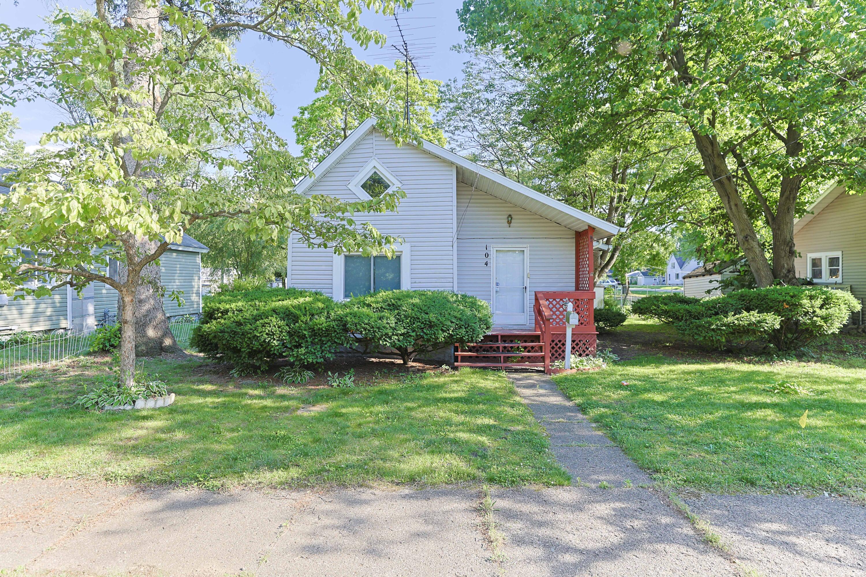 104 Clyborn Street Dowagiac, MI 49047 - Photo 1 of 48 104 Clyborn_IMG_3370