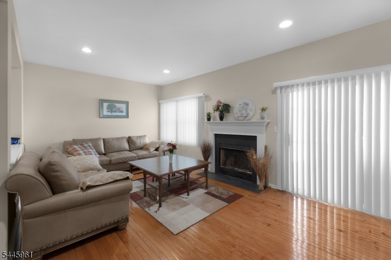 158 Autumn Ridge Road Morris Plains, NJ 07950 - Photo 7 of 29