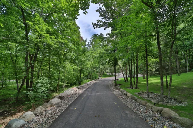 $1,895,000 | 2471 Birch Forest Road Southwest, Nisswa, MN 56468