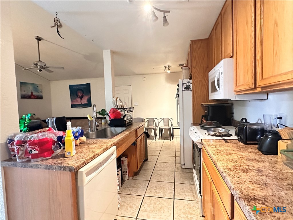 129 Riverside Drive San Marcos, TX 78666 - Photo 7 of 13