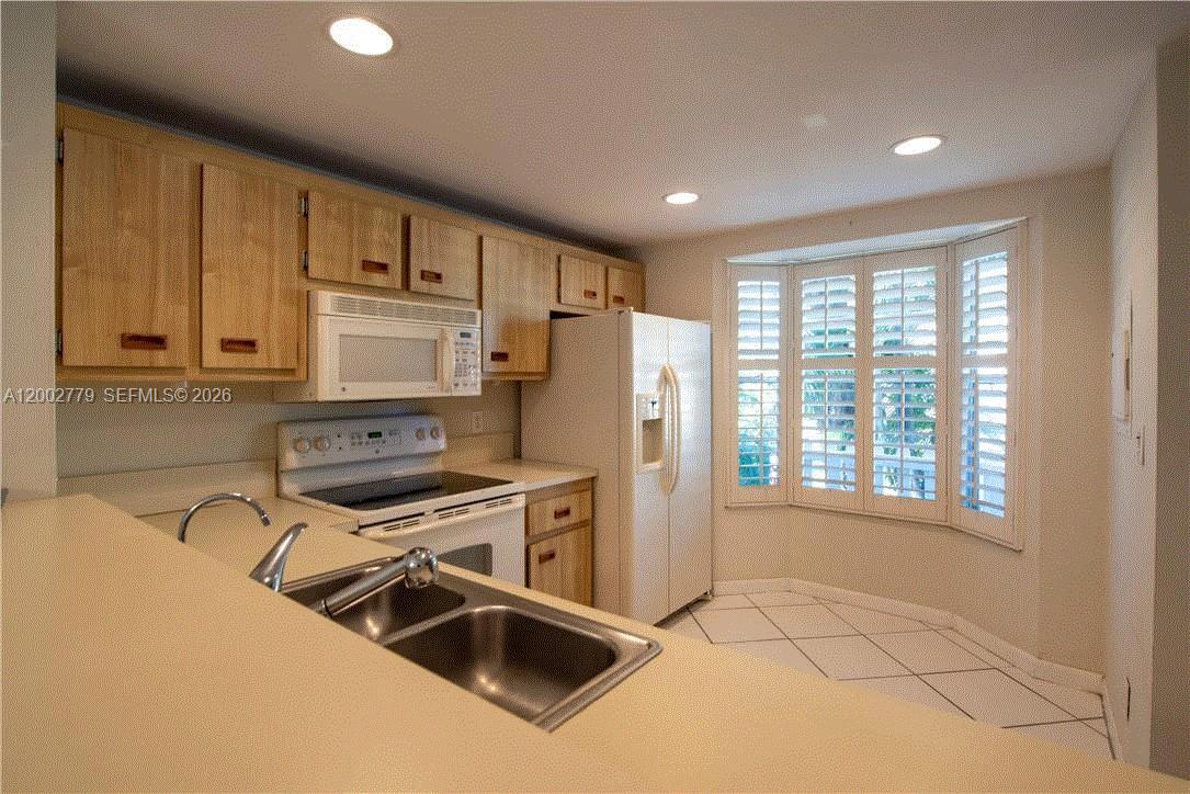 81 Southwest 3rd Street, Unit 81 Pompano Beach, FL 33060 - Photo 4 of 36