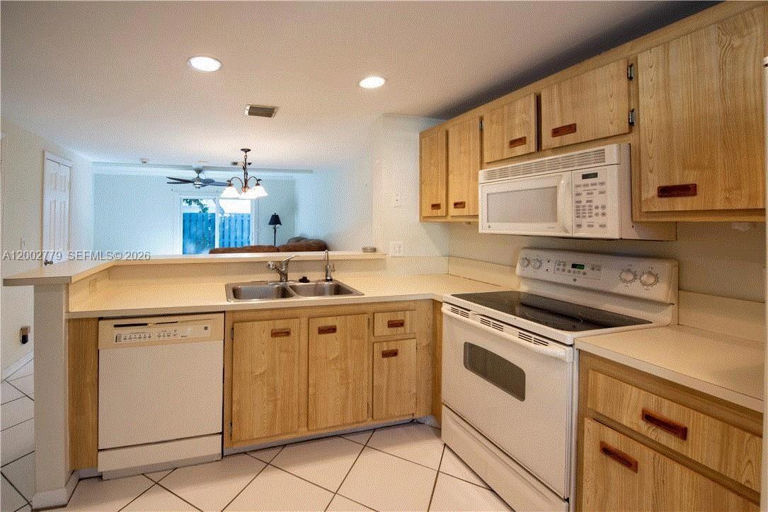 81 Southwest 3rd Street, Unit 81 Pompano Beach, FL 33060 - Photo 10 of 36