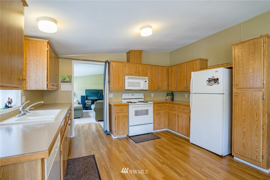 4715 Alderson Road Blaine, WA 98230 - Photo 8 of 25 Gallery Image 8