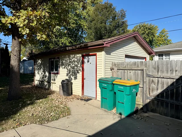 $245,000 | 905 Brentwood Drive, Joliet, IL 60435