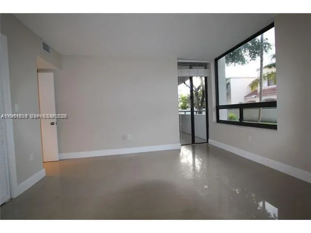 $2,500 | 21075 Northeast 34th Avenue, Unit 1032, Aventura, FL 33180