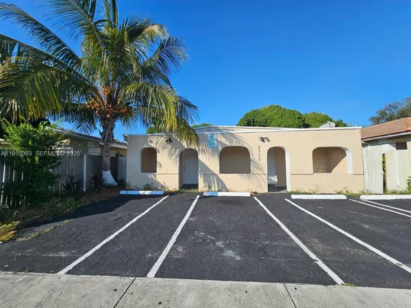 $449,999 | 2712 Northwest 14th Street, Fort Lauderdale, FL 33311