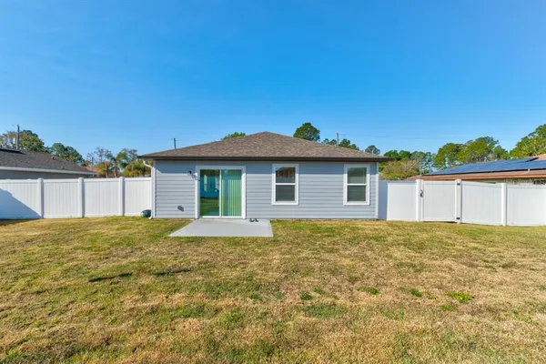 $299,900 | 33 Pine Croft Lane, Palm Coast, FL 32164
