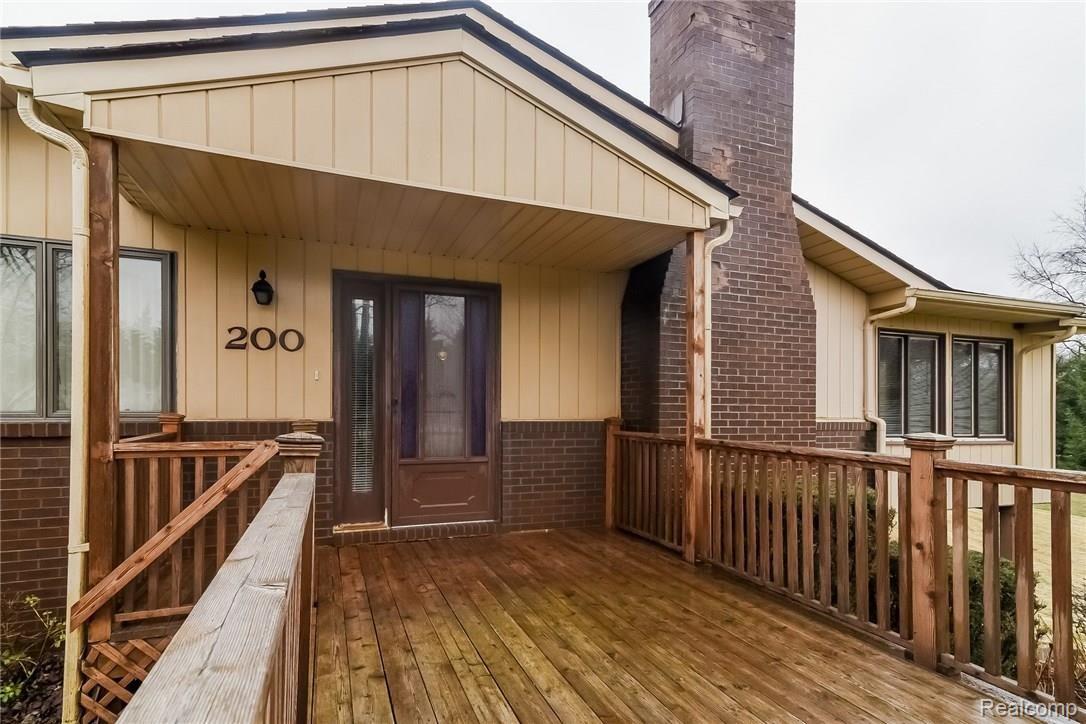 200 Mack Road Leonard, MI 48367 - Photo 2 of 42 Front Entrance.jpg