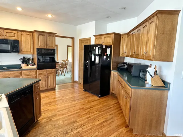 $399,900 | 112 Lonergan Lane, Jacksonville, IL 62650