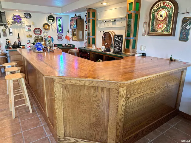 $399,900 | 112 Lonergan Lane, Jacksonville, IL 62650