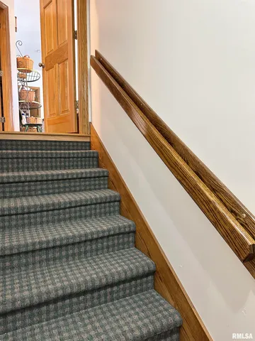 $399,900 | 112 Lonergan Lane, Jacksonville, IL 62650