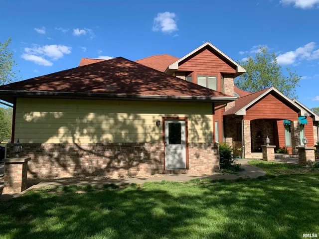 $399,900 | 112 Lonergan Lane, Jacksonville, IL 62650