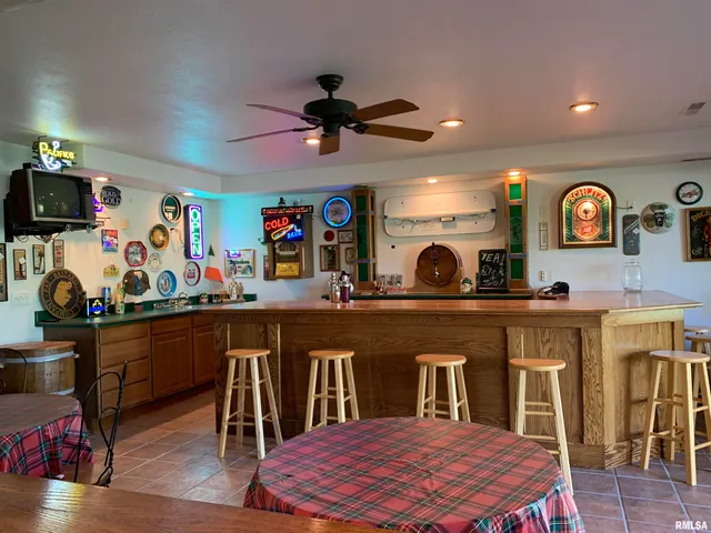 $399,900 | 112 Lonergan Lane, Jacksonville, IL 62650