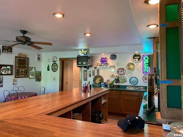 $399,900 | 112 Lonergan Lane, Jacksonville, IL 62650