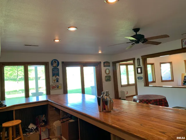 $399,900 | 112 Lonergan Lane, Jacksonville, IL 62650