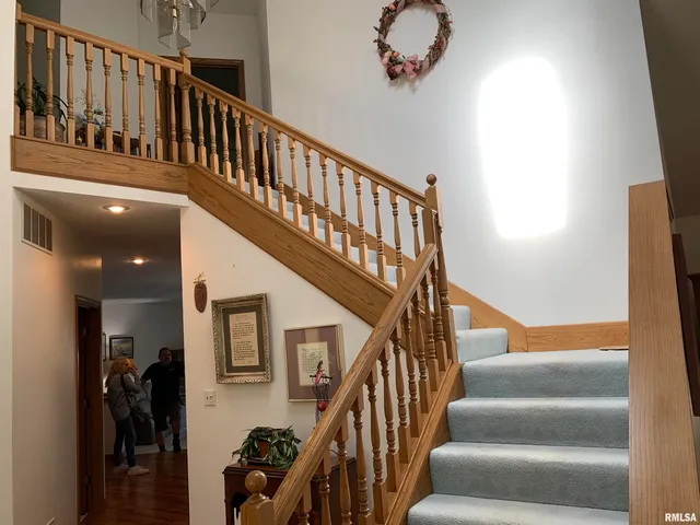 $399,900 | 112 Lonergan Lane, Jacksonville, IL 62650