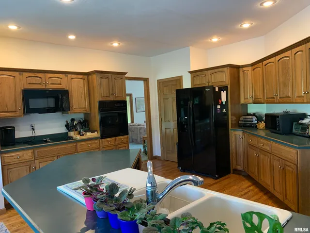 $399,900 | 112 Lonergan Lane, Jacksonville, IL 62650